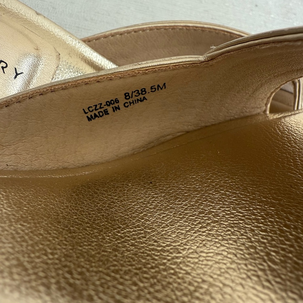 New Chinese Laundry Gold Vegan Block Heel Slide Sandals - Picture 10 of 12